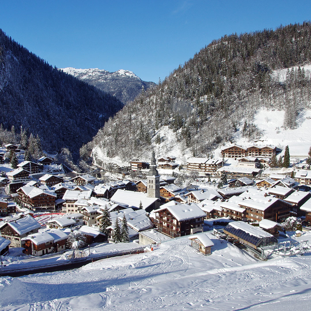 station proche lyon la Clusaz