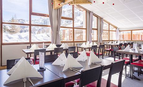 village vacances tignes restauration pension complete